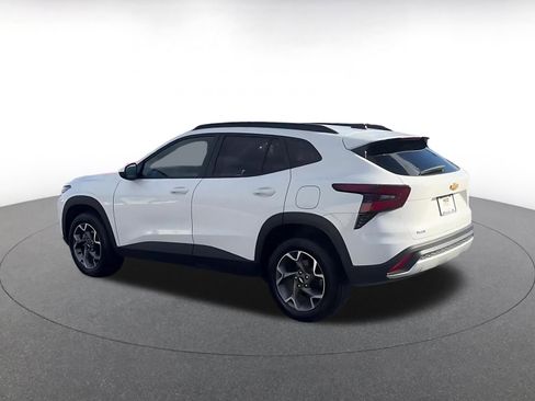 Used 2025 Chevrolet Trax LT image 10