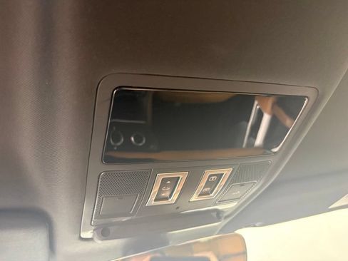 Used 2023 Land Rover Defender 130 SE AWD/4WD image 18