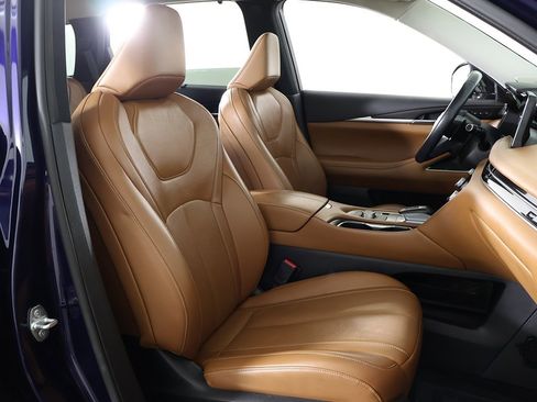 Used 2023 INFINITI QX60 Sensory w/ Cargo Package image 37