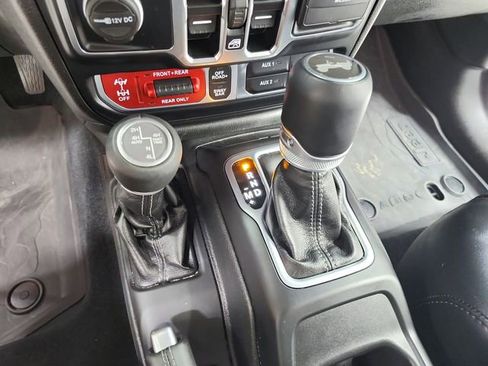 Used 2024 Jeep Wrangler Unlimited Rubicon AWD/4WD image 26
