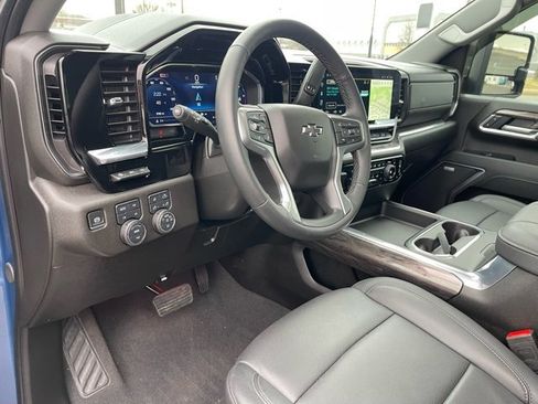 Used 2025 Chevrolet Silverado 2500 LTZ w/ Trail Boss Package image 25