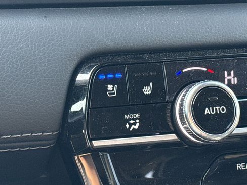 Used 2025 Honda Pilot Elite image 25