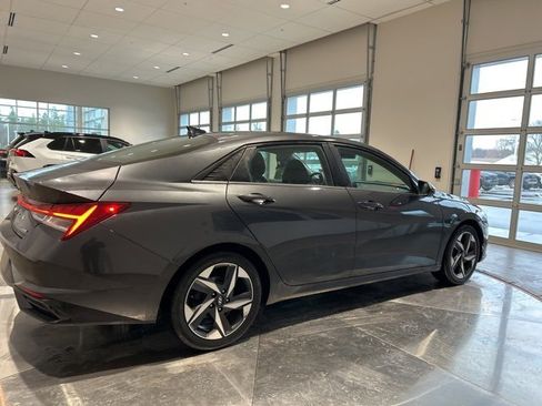 Used 2023 Hyundai Elantra Limited w/ Cargo Package image 6