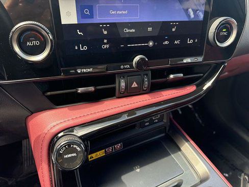 Certified 2025 Lexus NX 250 FWD w/ Towing Package (2000 Lbs) image 19
