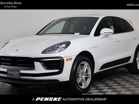 Used 2024 Porsche Macan AWD/4WD image 1