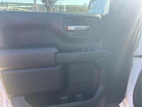 Used 2023 Chevrolet Silverado 1500 W/T w/ Trailering Package image 3