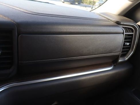 Used 2025 Chevrolet Silverado 1500 LT RWD image 30