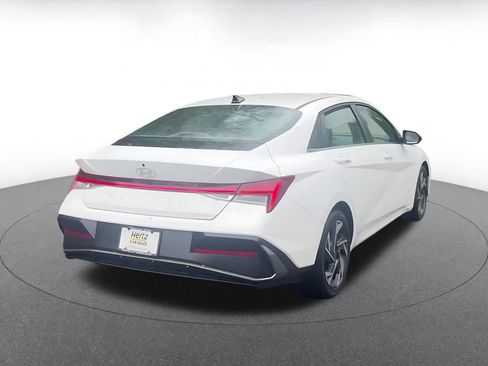 Used 2025 Hyundai Elantra SEL FWD image 15