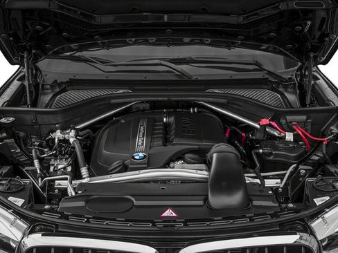 Used 2017 BMW X5 xDrive50i AWD/4WD image 17