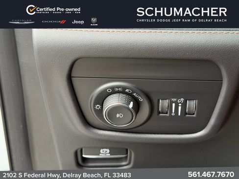 Used 2023 Jeep Grand Cherokee L Summit AWD/4WD image 33