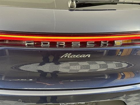 Used 2019 Porsche Macan AWD/4WD image 34