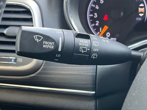 Used 2022 Jeep Grand Cherokee Limited image 41