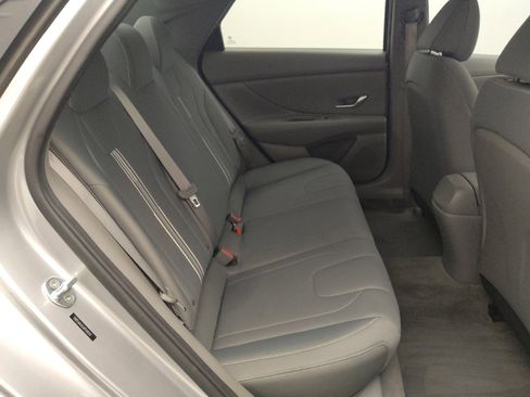 Used 2023 Hyundai Elantra SEL image 19