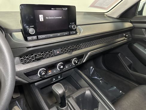 Certified 2023 Honda Accord LX image 27