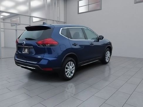 Certified 2017 Nissan Rogue S image 8