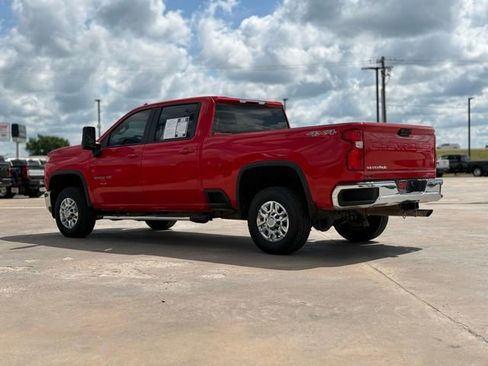 Used 2022 Chevrolet Silverado 2500 LT w/ Convenience Package AWD/4WD image 5