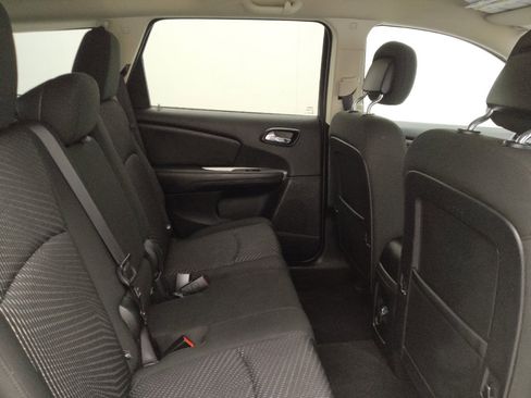 Used 2020 Dodge Journey SE w/ SE Popular Equipment Group image 19