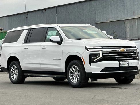 New 2026 Chevrolet Suburban LT image 1