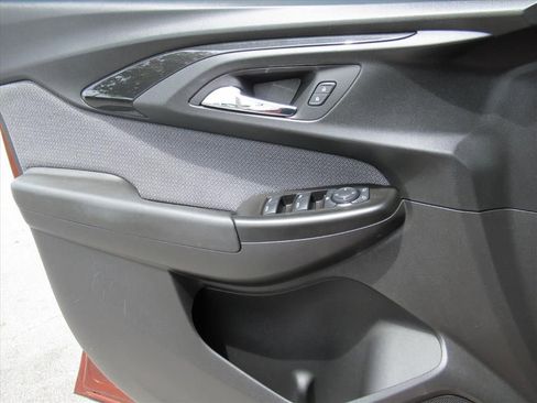 Used 2021 Chevrolet TrailBlazer LS FWD image 18
