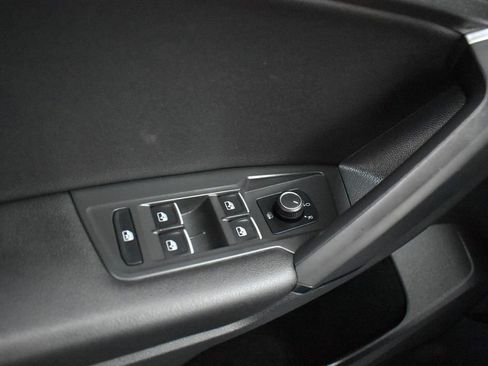 Used 2019 Volkswagen Tiguan SE AWD/4WD image 22