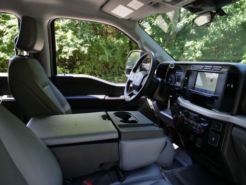 Used 2023 Ford F350 XL RWD image 42
