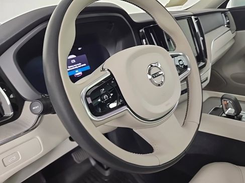 Certified 2023 Volvo XC60 B5 Plus w/ Climate Package image 23