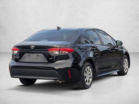 Used 2025 Toyota Corolla LE w/ Convenience Package image 5