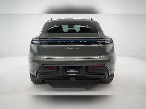 Used 2025 Porsche Macan 4S Electric image 11