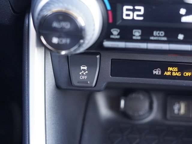 Certified 2024 Toyota RAV4 XLE AWD/4WD image 31
