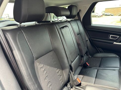 Used 2019 Land Rover Discovery Sport SE image 20