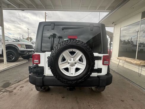 Used 2016 Jeep Wrangler Unlimited Rubicon w/ Max Tow Package image 24