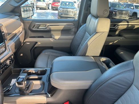 Certified 2023 Chevrolet Silverado 1500 ZR2 w/ Technology Package image 15