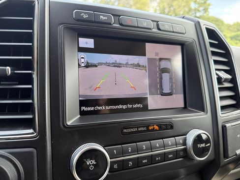 Used 2021 Ford Expedition Limited AWD/4WD image 25