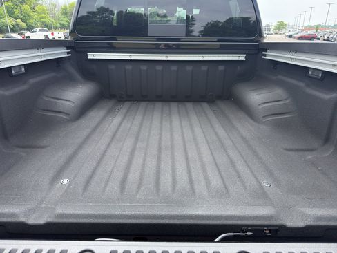 New 2026 Nissan Frontier PRO-4X w/ Pro Premium Package AWD/4WD image 8