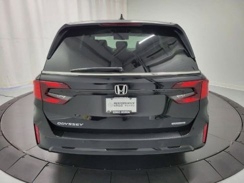 New 2026 Honda Odyssey Touring image 28