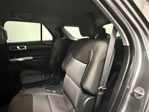 Used 2022 Ford Explorer XLT image 48