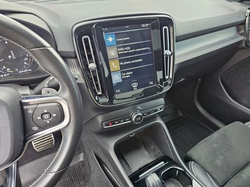 Used 2020 Volvo XC40 T5 R-Design image 29