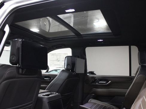 New 2026 GMC Yukon XL Denali Ultimate AWD/4WD image 4