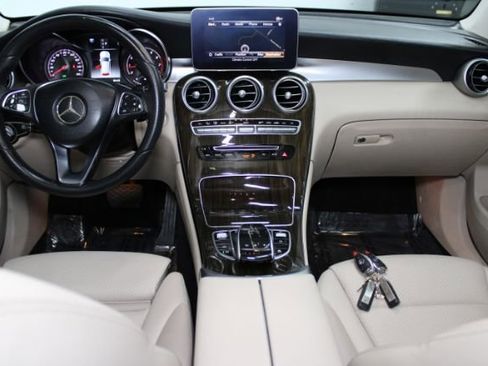 Used 2018 Mercedes-Benz GLC 300 w/ Multimedia Package image 2