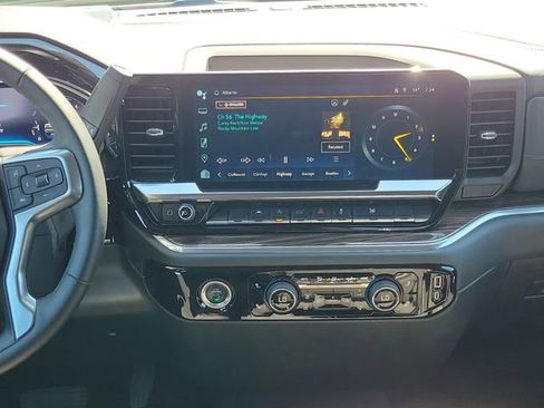 Used 2024 Chevrolet Silverado 1500 LT image 15