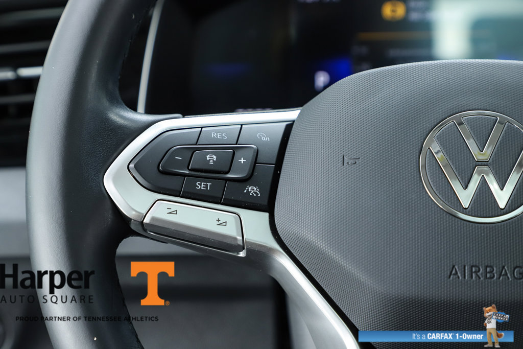 Used 2025 Volkswagen Jetta SE w/ Sunroof Package FWD image 21