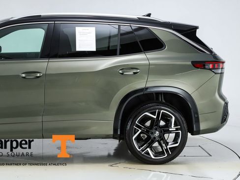 Used 2026 Volkswagen Tiguan SEL R-Line image 4