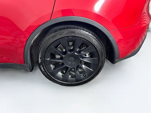 Used 2021 Tesla Model Y Long Range AWD/4WD image 11