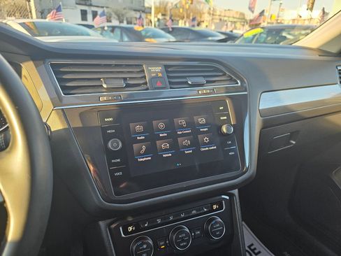 Used 2020 Volkswagen Tiguan SEL image 24