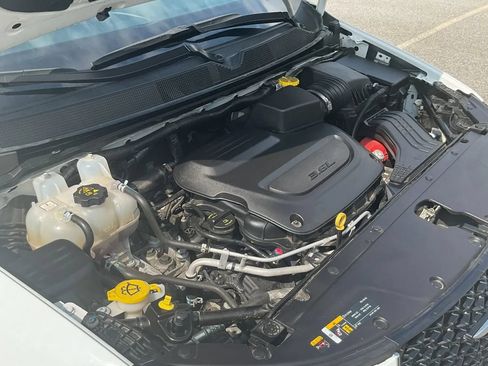 Used 2024 Chrysler Pacifica Touring-L FWD image 15
