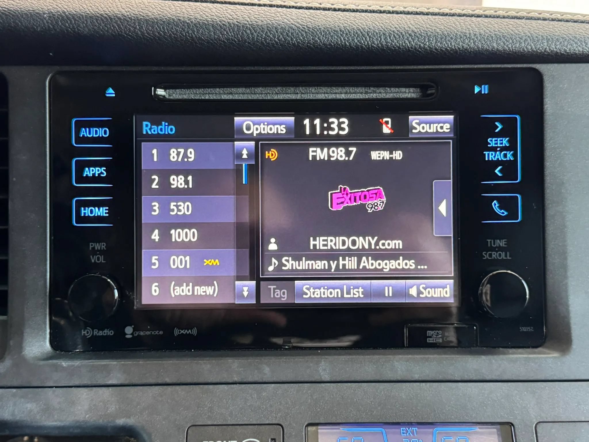 Used 2017 Toyota Sienna SE Premium FWD image 16