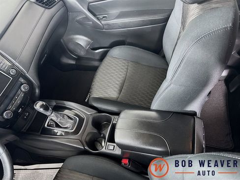 Used 2018 Nissan Rogue SV AWD/4WD image 28
