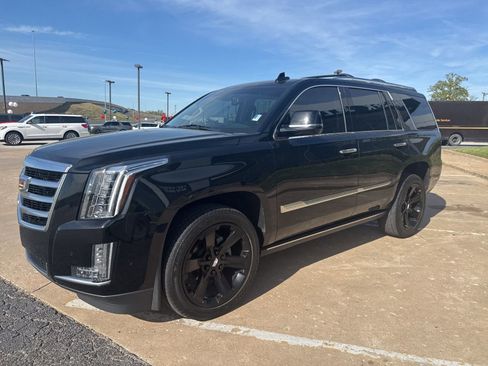 Used 2019 Cadillac Escalade Premium Luxury AWD/4WD image 7