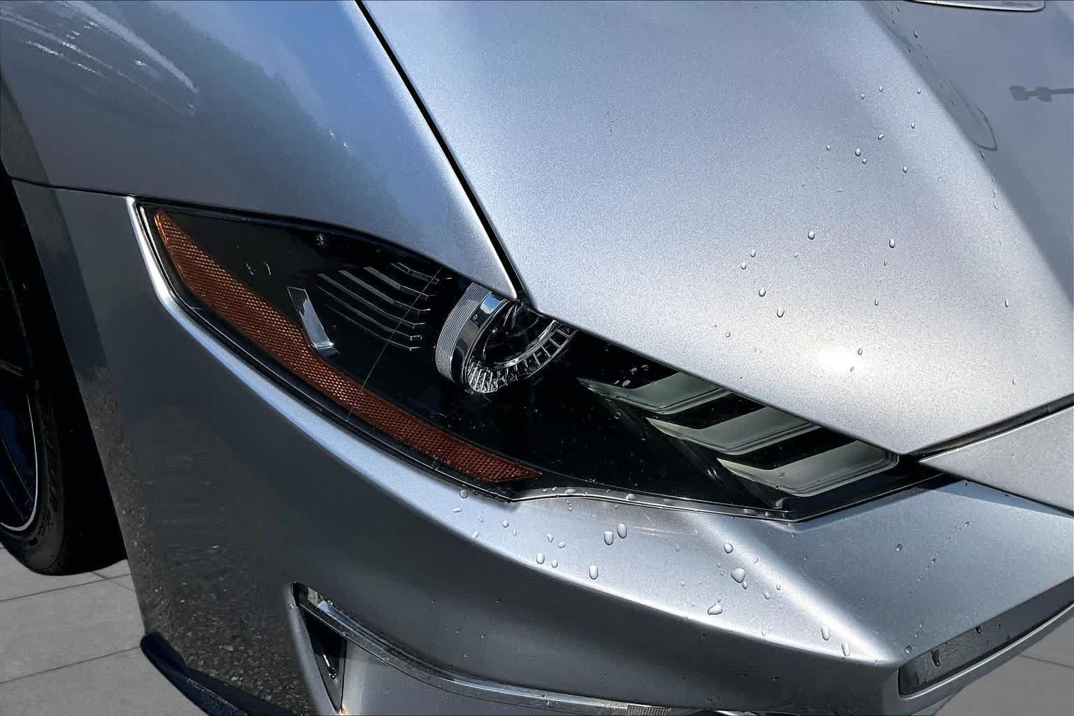 Used 2020 Ford Mustang Coupe RWD image 25