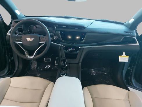 Used 2025 Cadillac XT6 Sport w/ LPO, Floor Liner Package image 9